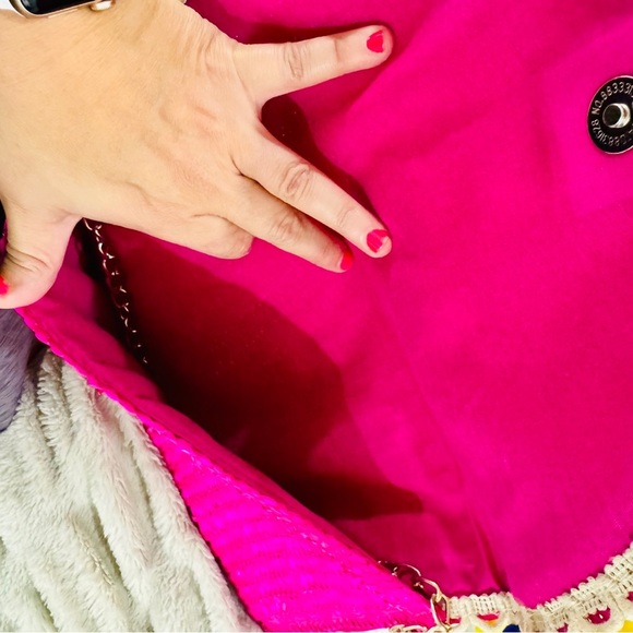 Colorful Pink Woven Pompom Crossbody Clutch Bag NWOT - Picture 3 of 5